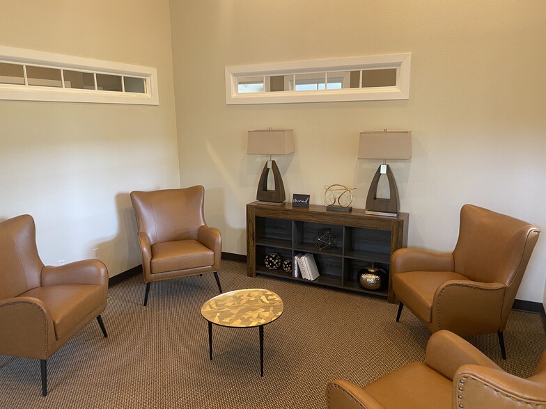 7105 LaVista, Niwot, CO for lease - Interior Photo - Image 2 of 11