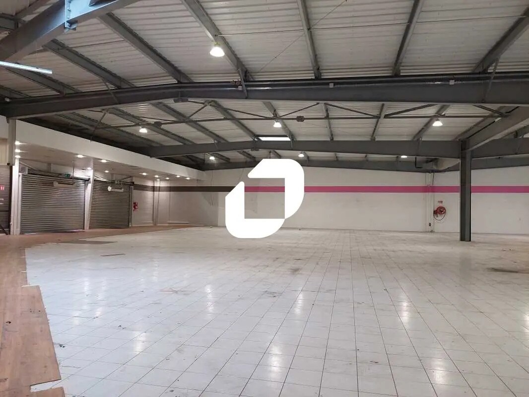 Commerce de détail dans Maurepas à louer Photo intérieure- Image 1 de 7