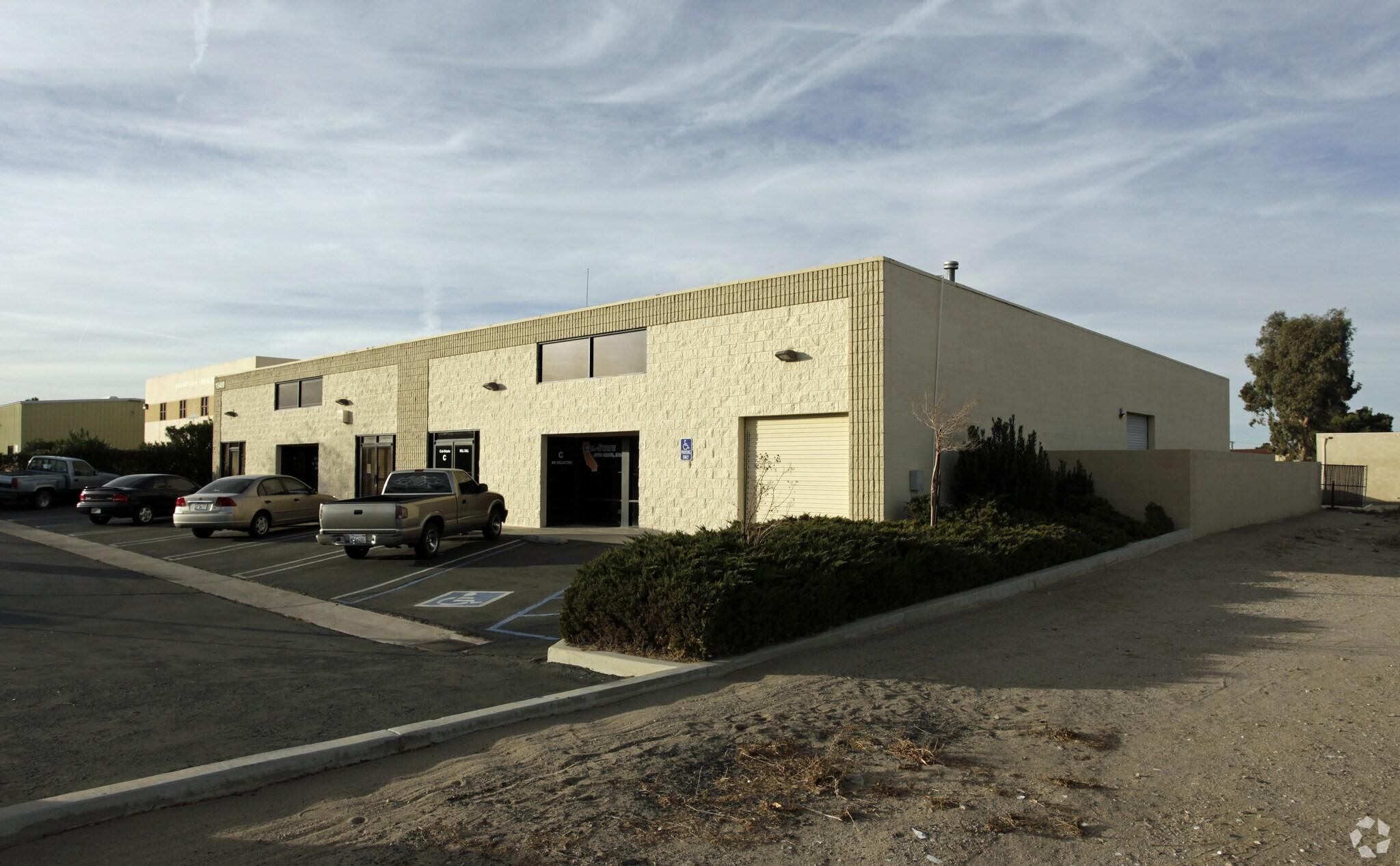 15400 Tamarack Dr, Victorville, CA à louer Photo principale- Image 1 de 4