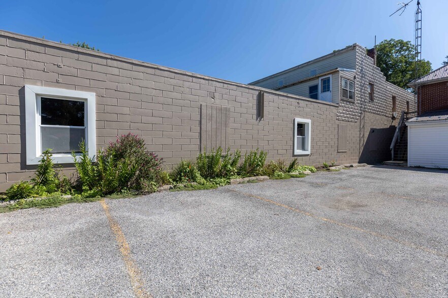 232 N Main St, Mercersburg, PA à vendre - Photo du bâtiment - Image 3 de 57