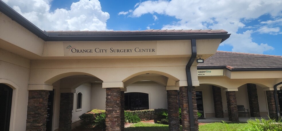 975 Town Center Dr, Orange City, FL à vendre - Photo du bâtiment - Image 3 de 15