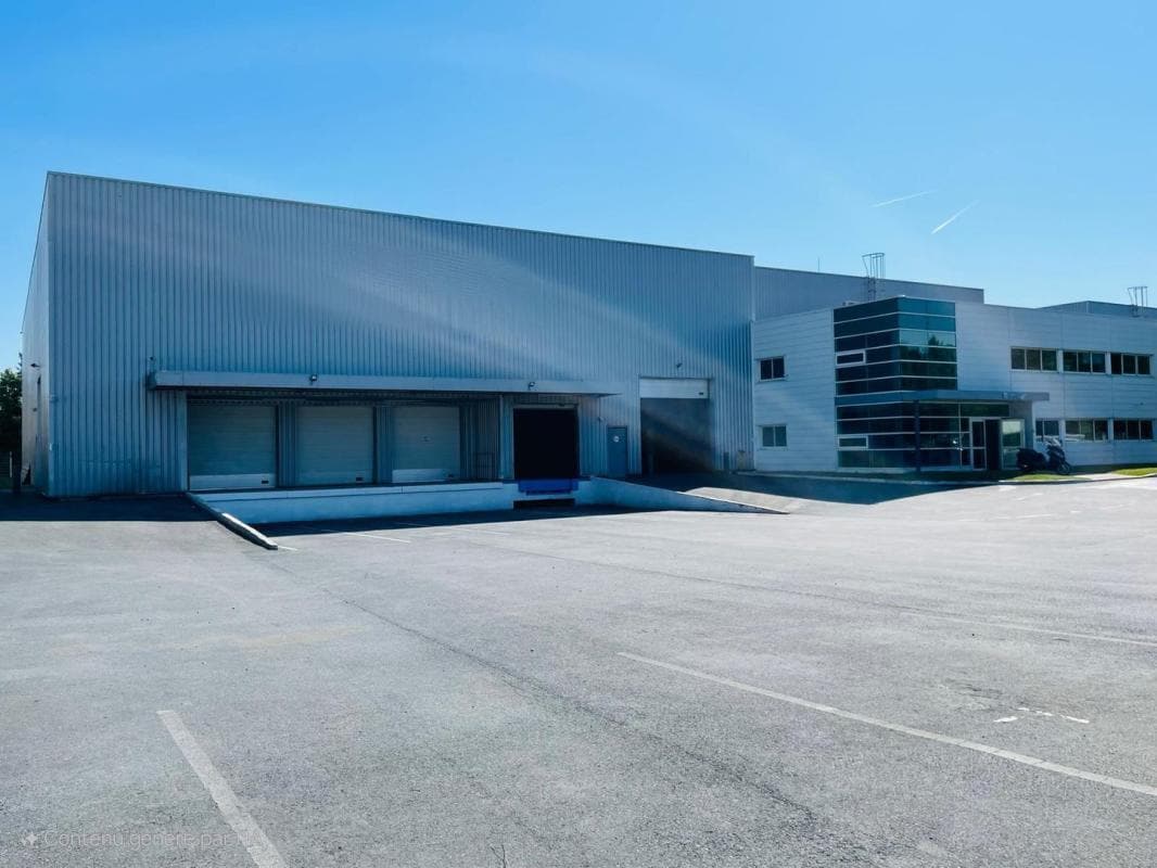 Industrial in Vitry-sur-Seine for lease Building Photo- Image 1 of 7