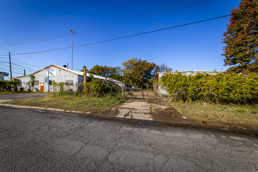 1109 N Pine St, North Little Rock, AR à vendre - Photo du bâtiment - Image 1 de 34