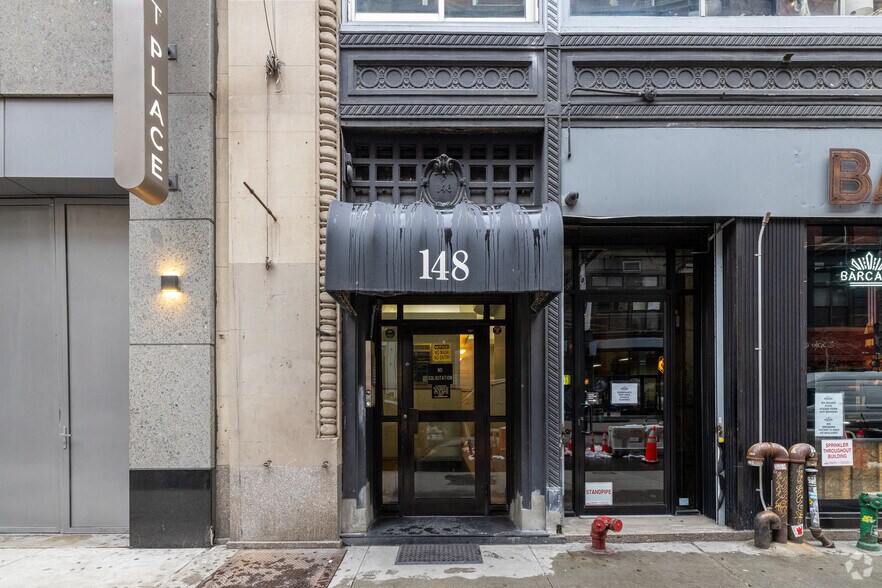 148 W 24th St, New York, NY à louer - Photo du bâtiment - Image 1 de 4