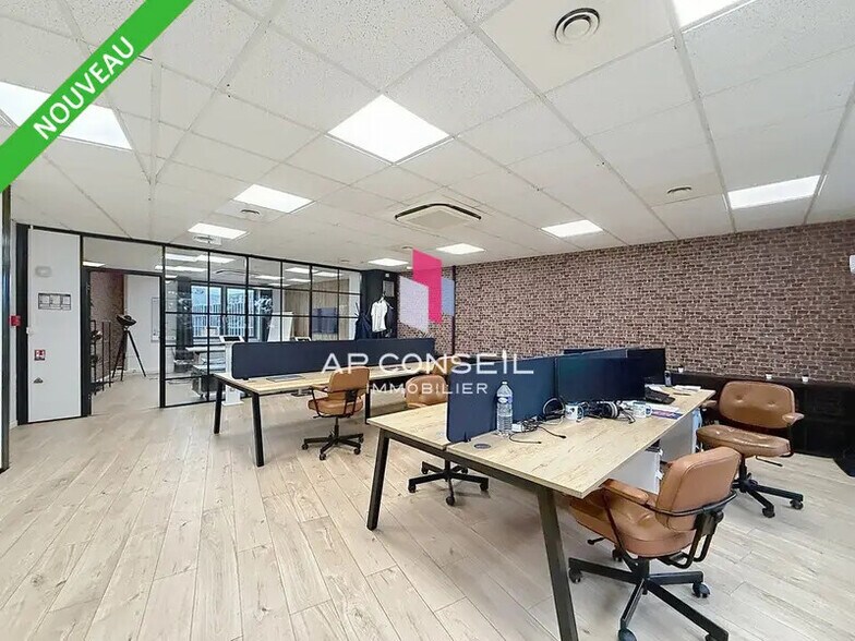Office in Saint-Germain-en-Laye for sale - Interior Photo - Image 1 of 4