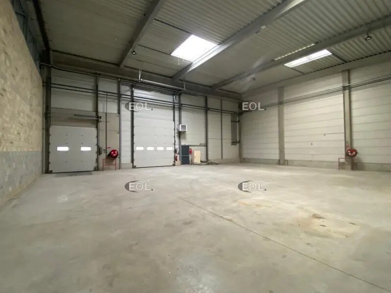 Industrial in Lieusaint for lease Building Photo- Image 1 of 31