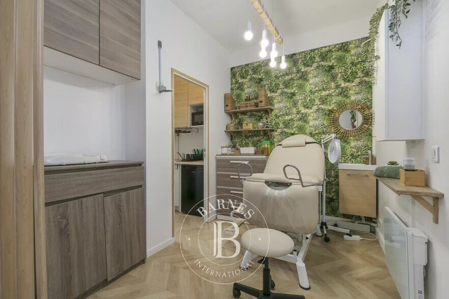 11 Rue De Madagascar, Paris à vendre - Photo du bâtiment - Image 3 de 12