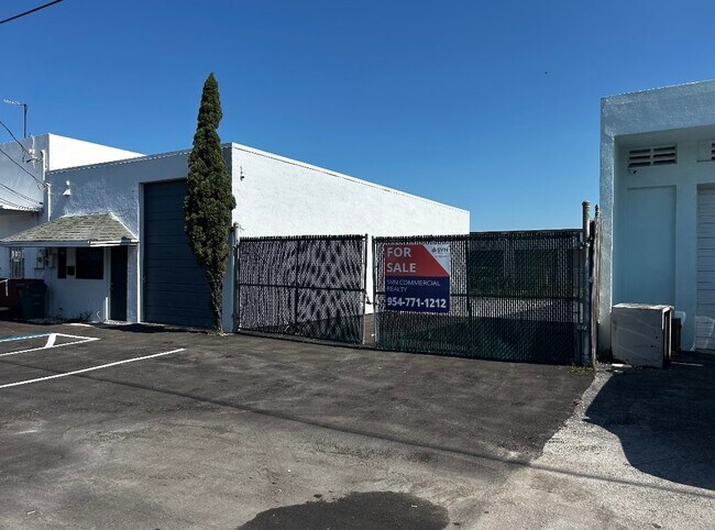 More details for 241 NE 32nd Ct, Oakland Park, FL - Industrial for Sale