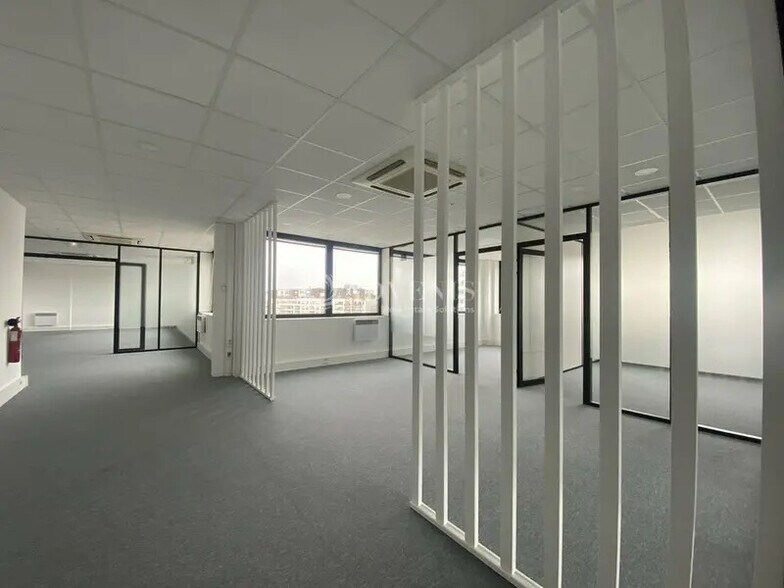Bureau dans Issy-les-Moulineaux à louer - Photo intérieure - Image 1 de 12