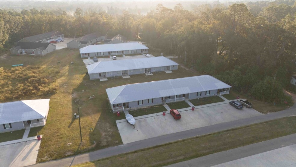 229 Doors 102 storage Ga portfolio portfolio of 58 properties for sale on LoopNet.ca - Building Photo - Image 3 of 12