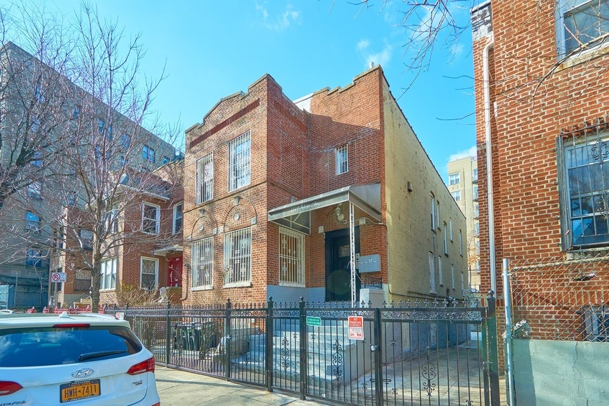 1549 Selwyn Ave, Bronx, NY for lease - Primary Photo - Image 1 of 10