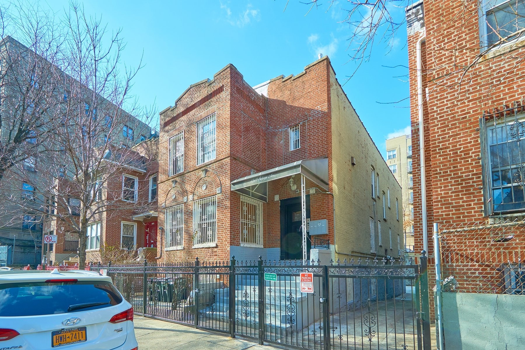1549 Selwyn Ave, Bronx, NY for lease Primary Photo- Image 1 of 11