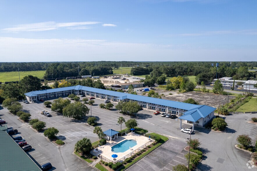 1827 W Hill Ave, Valdosta, GA à vendre - Aérien - Image 3 de 4