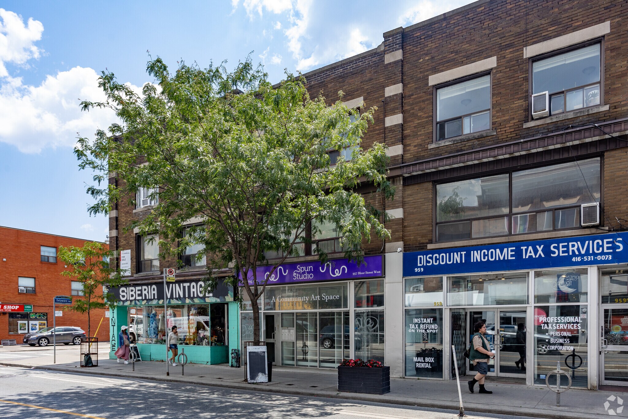 957 Bloor St W, Toronto, ON for sale Primary Photo- Image 1 of 3