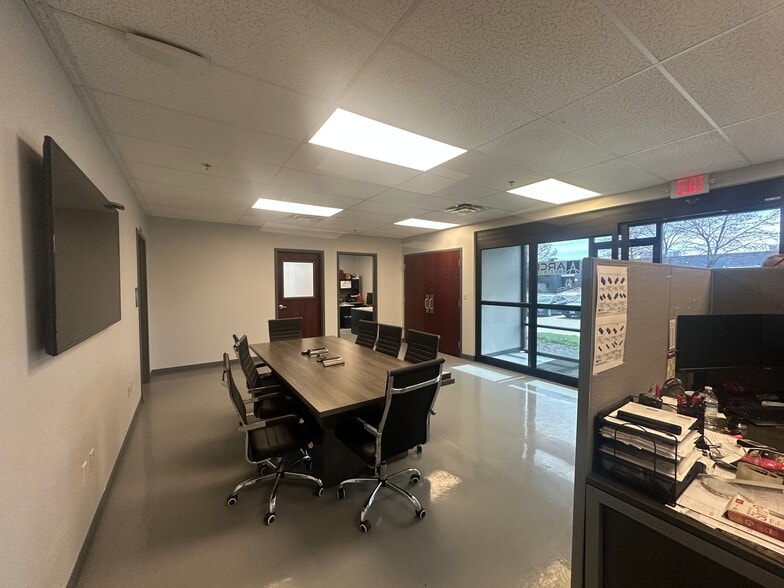 4135 Galley Ct, Earth City, MO for sale - Building Photo - Image 3 of 6