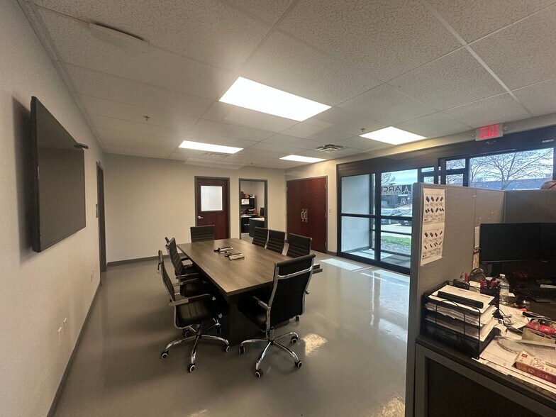 4135 Galley Ct, Earth City, MO à vendre - Photo du bâtiment - Image 3 de 6