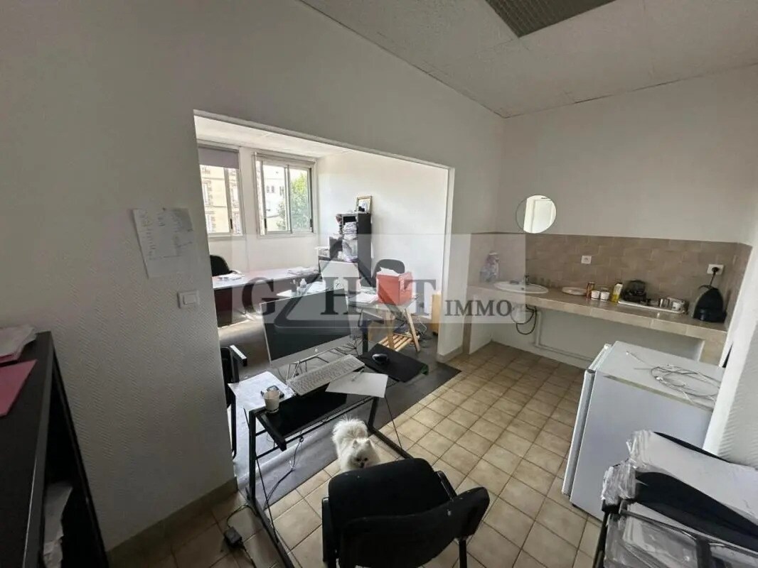 Bureau dans Maisons-Alfort à louer Photo intérieure- Image 1 de 3