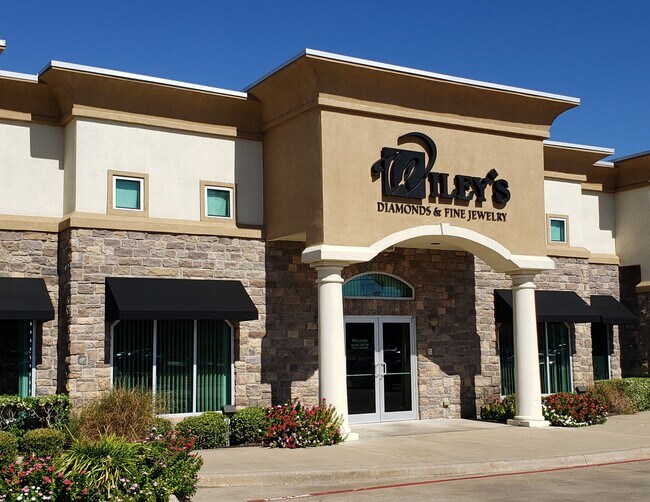 Plus de détails pour 2251 Brown St, Waxahachie, TX - Commerce de détail à vendre