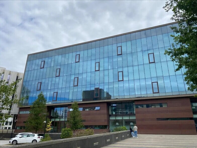 Bureau dans Saint-Jacques-de-la-Lande à louer - Photo du bâtiment - Image 1 de 14