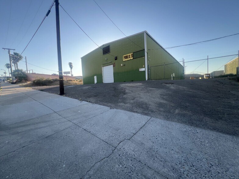 160-170 Eastgate Rd, Barstow, CA à louer - Photo du bâtiment - Image 3 de 10