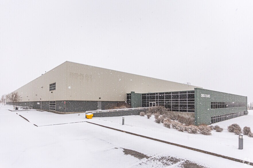 2603 76th Ave NW, Edmonton, AB for lease - Building Photo - Image 3 of 8