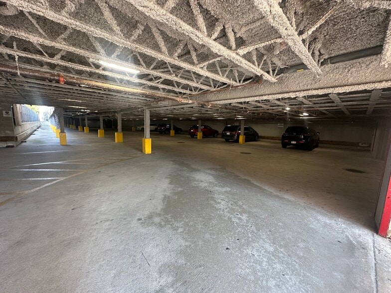 601-693 Sunrise Hwy, Lynbrook, NY for lease - Building Photo - Image 3 of 14