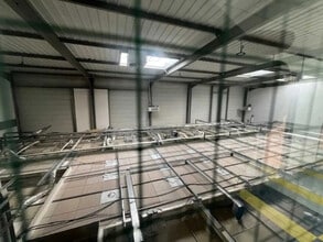 1 Rue Du Groupe Manouchian, Élancourt à louer Photo intérieure- Image 1 de 12