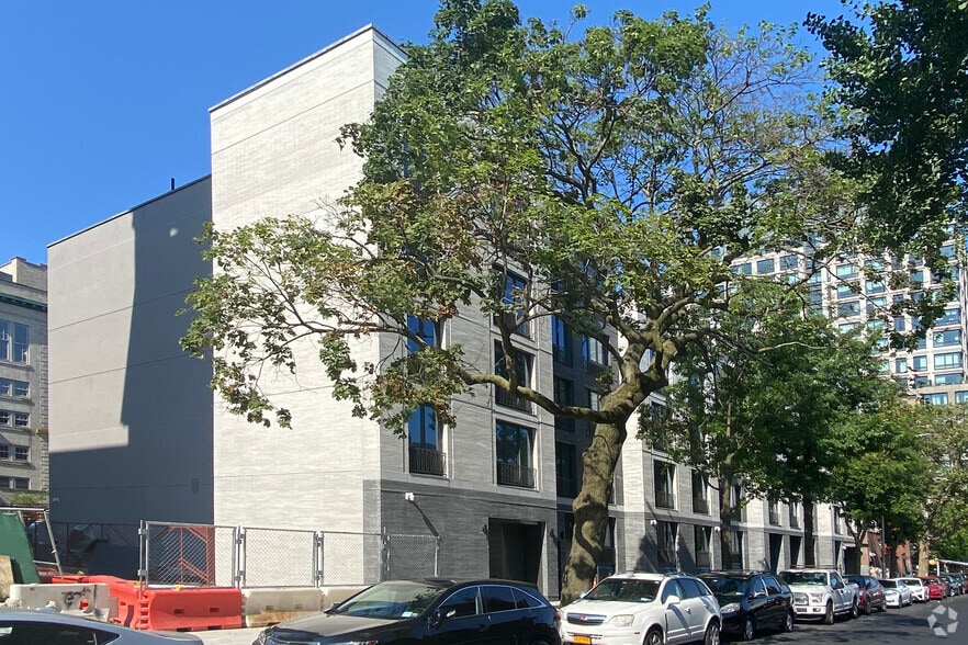 834 Pacific St, Brooklyn, NY à louer - Photo du bâtiment - Image 2 de 2