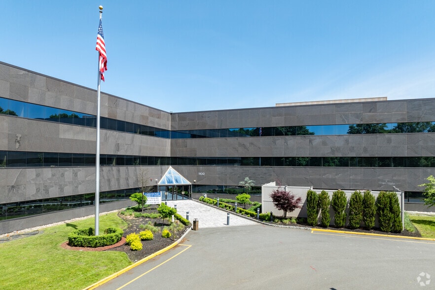 1100 Cornwall Rd, South Brunswick, NJ for lease - Building Photo - Image 1 of 32