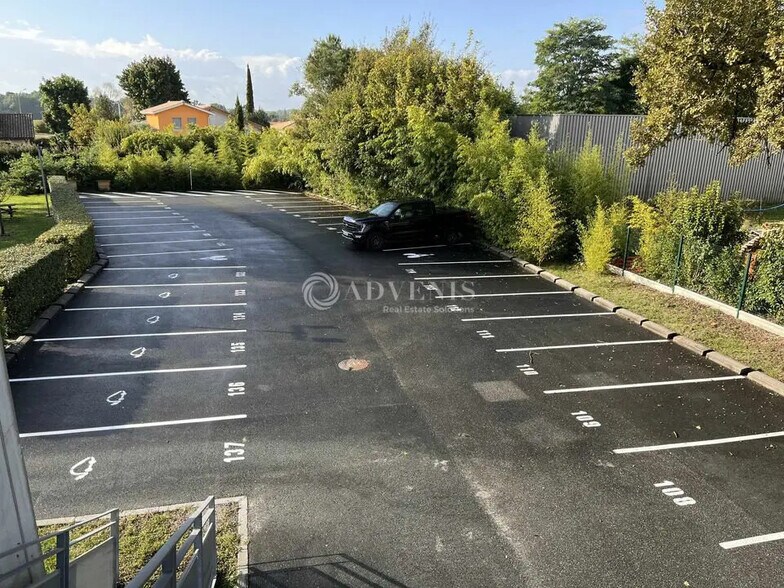 Office in Canéjan for lease - Building Photo - Image 3 of 12