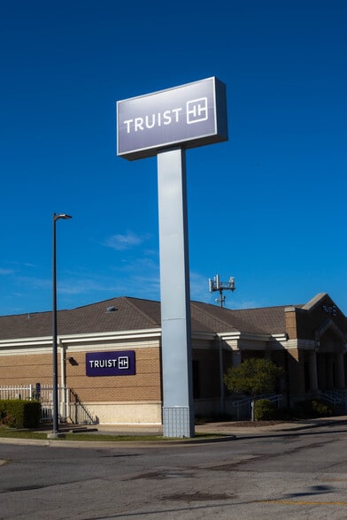 3544-3624 Forest Ln, Dallas, TX for lease - Building Photo - Image 3 of 4