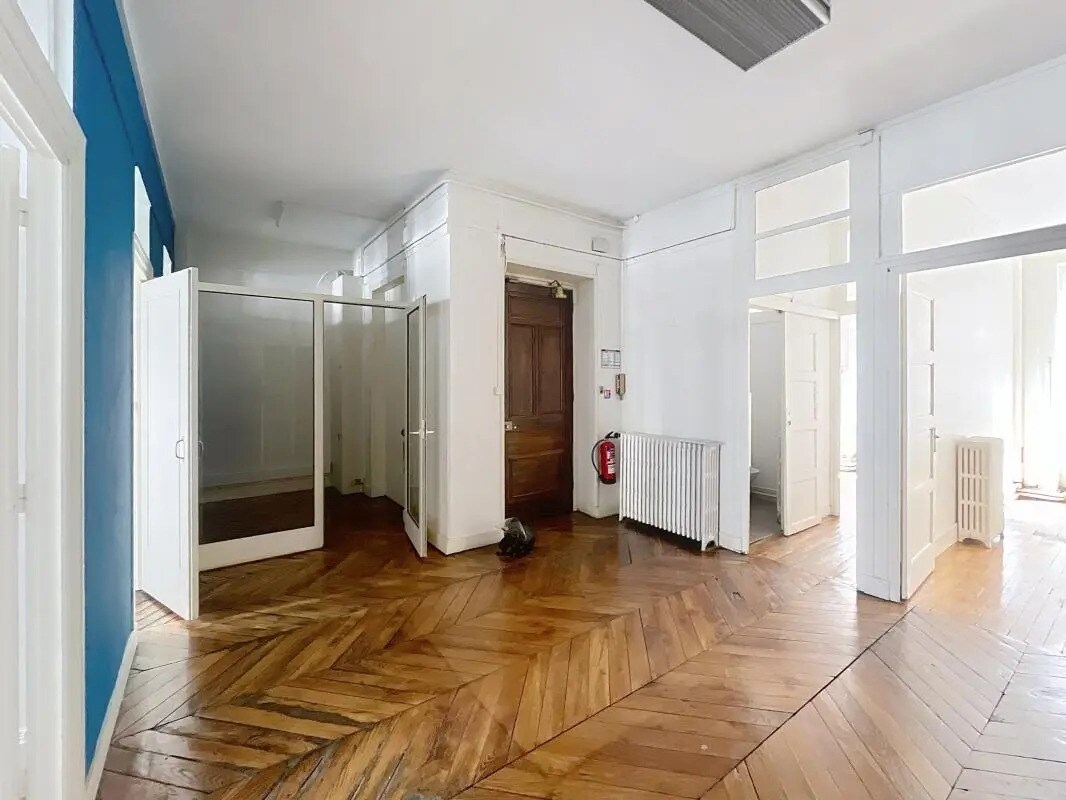35 Rue De La République, Lyon for lease Interior Photo- Image 1 of 2