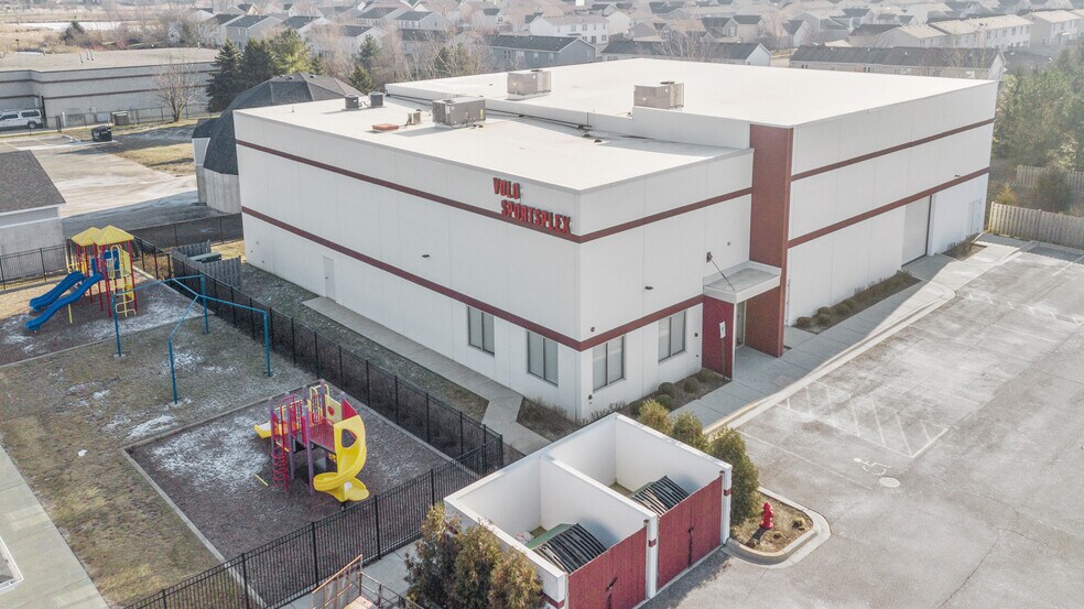 26705 W Commerce Dr, Volo, IL à louer - Photo du bâtiment - Image 3 de 19