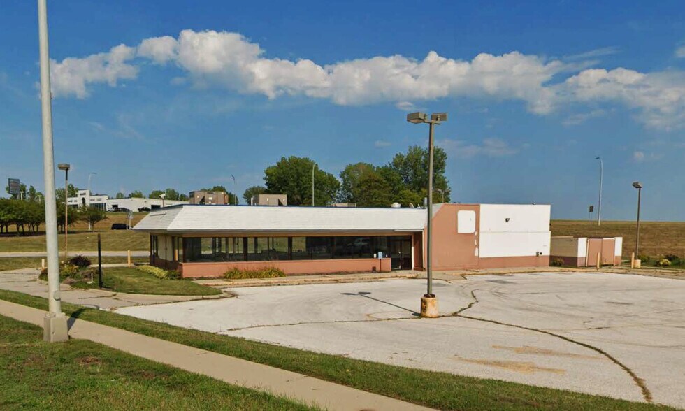 915 W US Highway 30, Carroll, IA à louer - Photo du bâtiment - Image 2 de 7