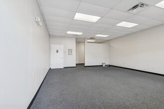 8800 49th St N, Pinellas Park, FL for lease Interior Photo- Image 2 of 11
