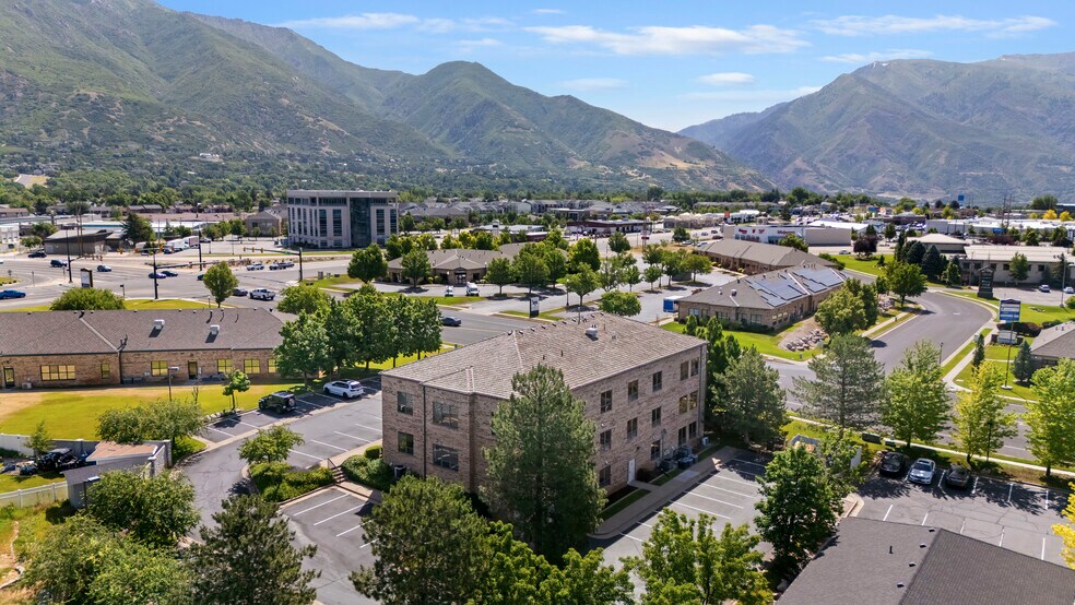 1480 E Ridgeline Dr, Ogden, UT à vendre - Photo du bâtiment - Image 2 de 30