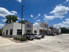 Y Shops at Cypresswood and Bradbury - Convenience Store