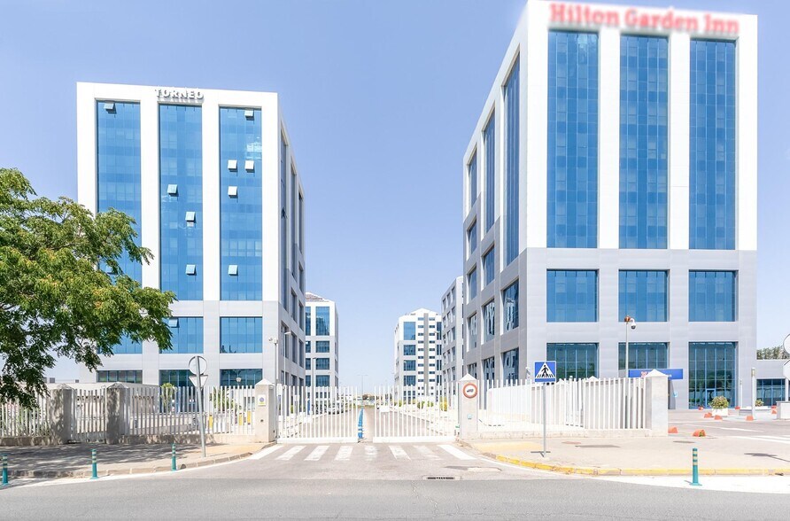 Office in Seville, Sevilla for sale - Building Photo - Image 1 of 14