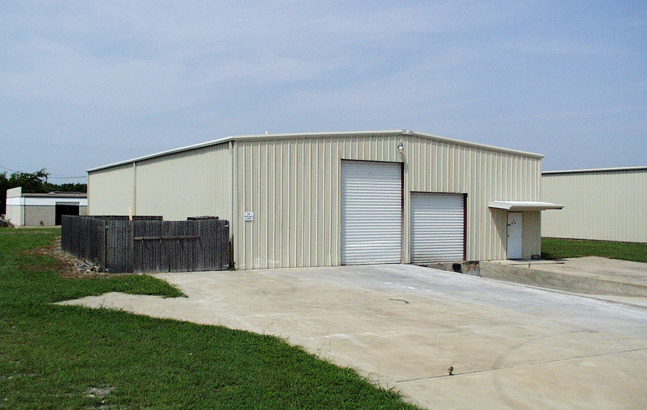 12201 Currency Cir, Forney, TX for lease - Building Photo - Image 2 of 3