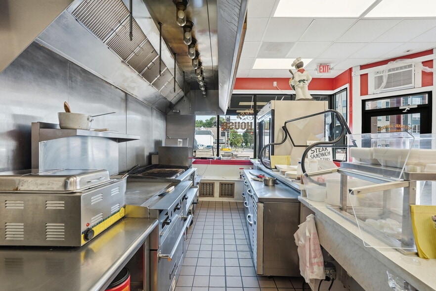 860 W University Ave, Saint Paul, MN for sale - Building Photo - Image 3 of 12
