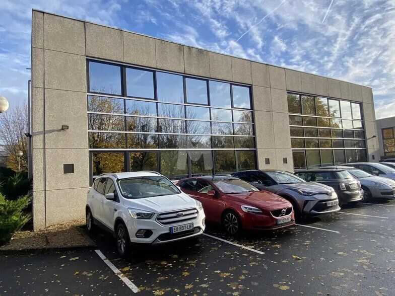 Office in Lisses for sale - Building Photo - Image 3 of 11