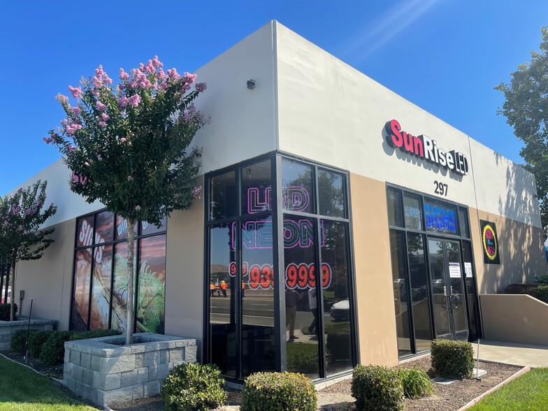 291-297 Rickenbacker Cir, Livermore, CA for sale - Building Photo - Image 3 of 4