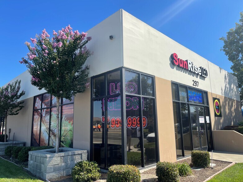 291-297 Rickenbacker Cir, Livermore, CA à vendre - Photo du bâtiment - Image 3 de 4