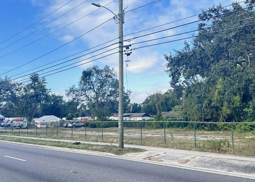 10102 N Nebraska Ave, Tampa, FL for sale - Building Photo - Image 3 of 6