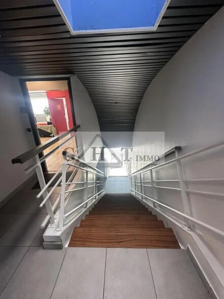 Office in Vitry-sur-Seine for lease - Interior Photo - Image 3 of 5