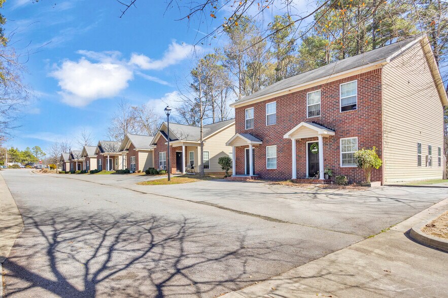 Mustin Woods | 8 Units | Evans. GA, clos portefeuille de 1 propriétés à vendre sur LoopNet.ca - Photo du bâtiment - Image 3 de 35