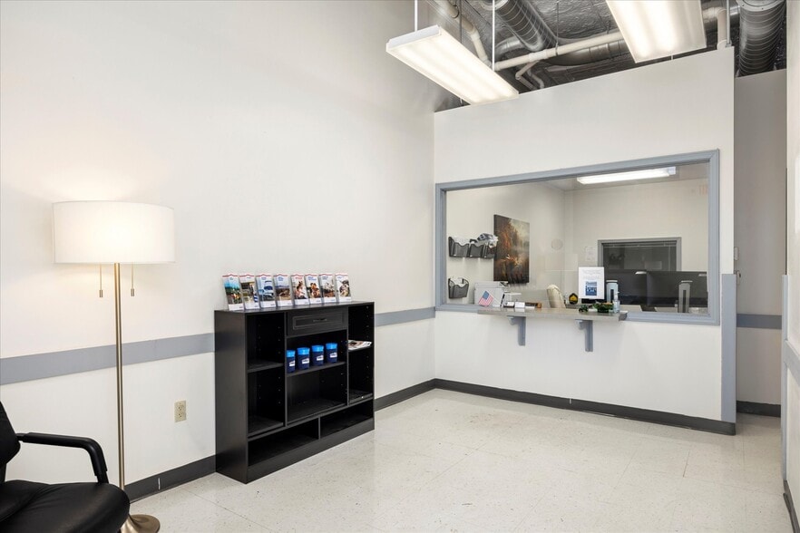 2-4 W Ohio St, Butler, MO à louer - Photo du bâtiment - Image 2 de 39