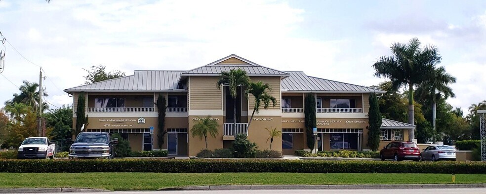 16521 San Carlos Blvd, Fort Myers, FL for lease - Building Photo - Image 2 of 17