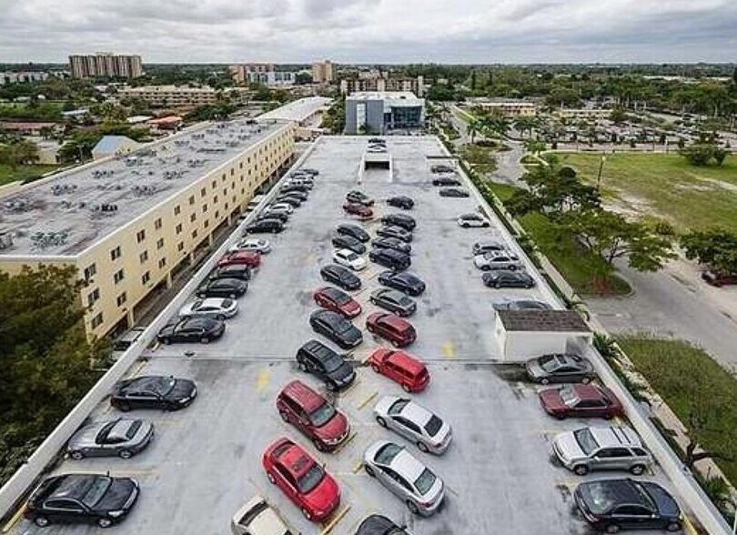 12550 Biscayne Blvd, North Miami, FL à louer - Aérien - Image 3 de 179