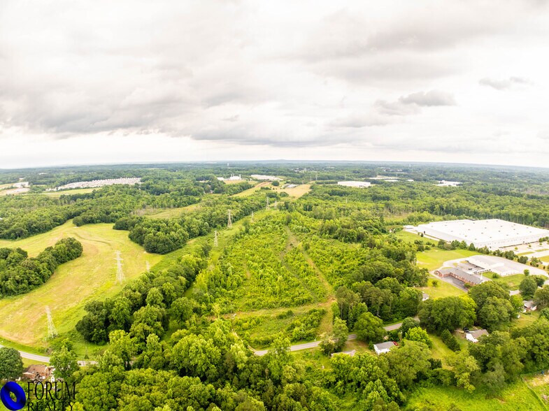 2822 Fairview Dr, Gastonia, NC à vendre - Photo du bâtiment - Image 2 de 15